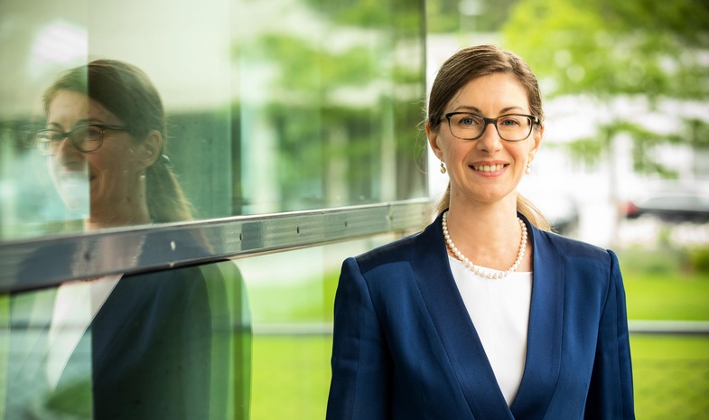 Auf dem Porträtfoto ist Sonja Zimmermann, die Aufsichtsratsvorsitzende der Berndorf AG, zu sehen. 
