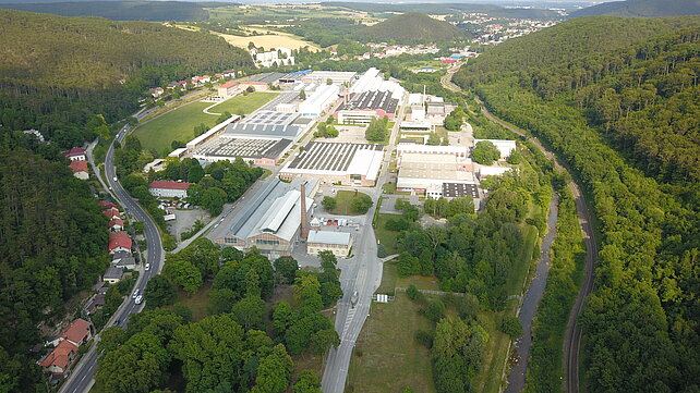Auf dieser Luftaufnahme ist der Hauptstandort der Berndorf-Gruppe in Berndorf/NÖ zu sehen.