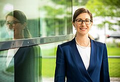Auf dem Porträtfoto ist Sonja Zimmermann, die Aufsichtsratsvorsitzende der Berndorf AG, zu sehen. 